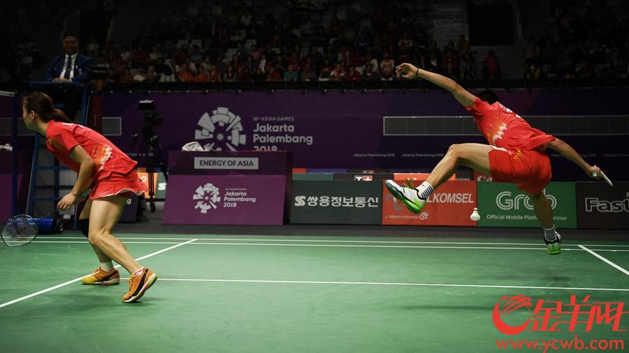 2018年8月27日，亚运会羽毛球混双决赛中国队郑思维、黄雅琼夺冠。 金羊网特派记者 周巍 摄