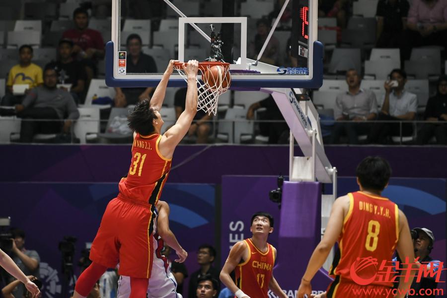 金羊网特派记者周巍摄影报道：2018年8月30日，亚运男篮半决赛，中国队86-63中国台北队挺进决赛。  