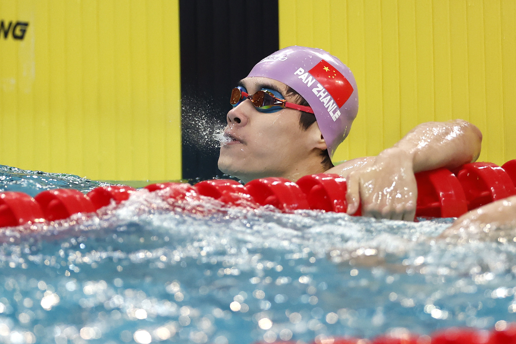 潘展乐破纪录！中国队夺男子4x100米自由泳接力冠军