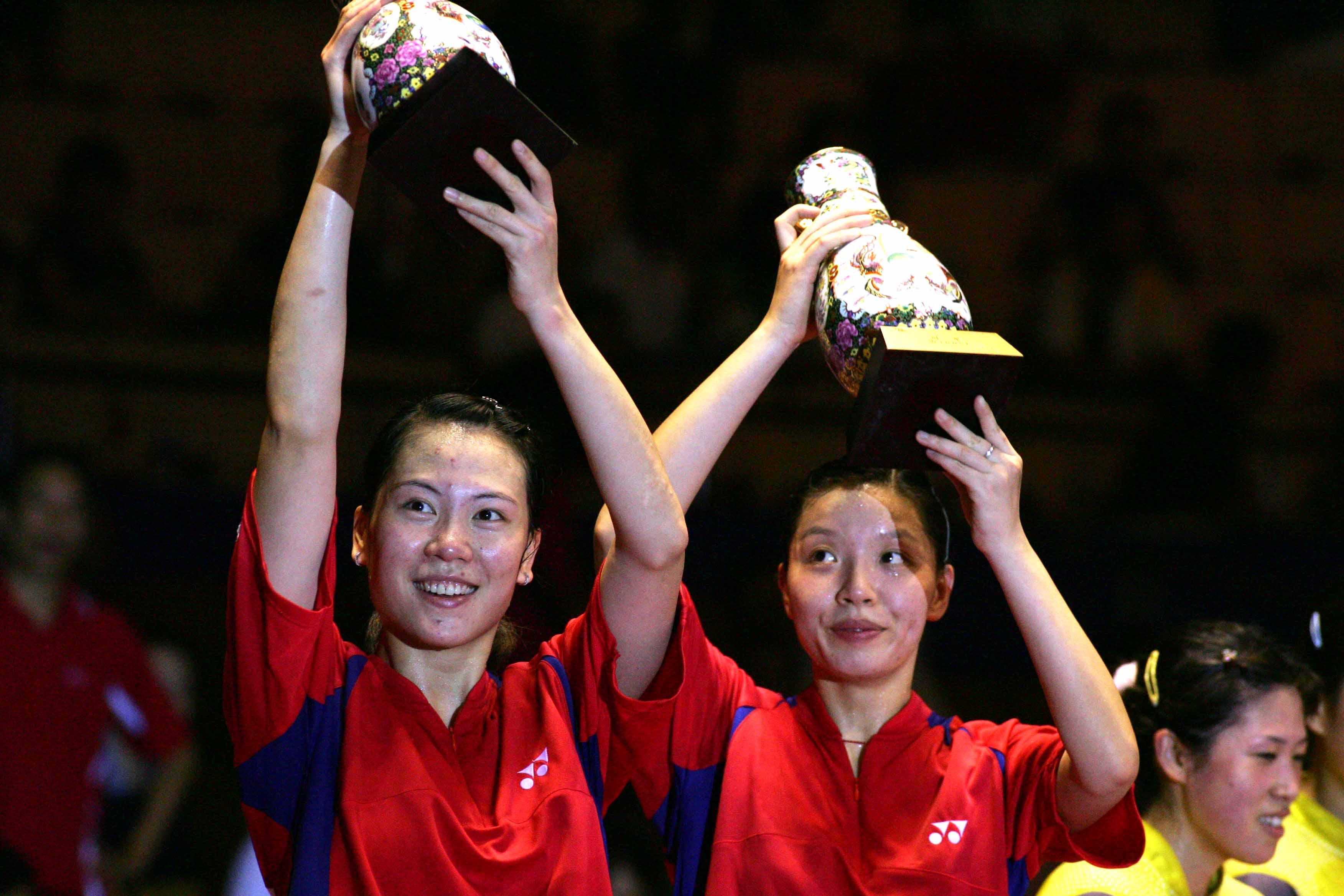 张洁雯杨维女双夺冠1.JPG-2005.11.13_00-00-00.JPG