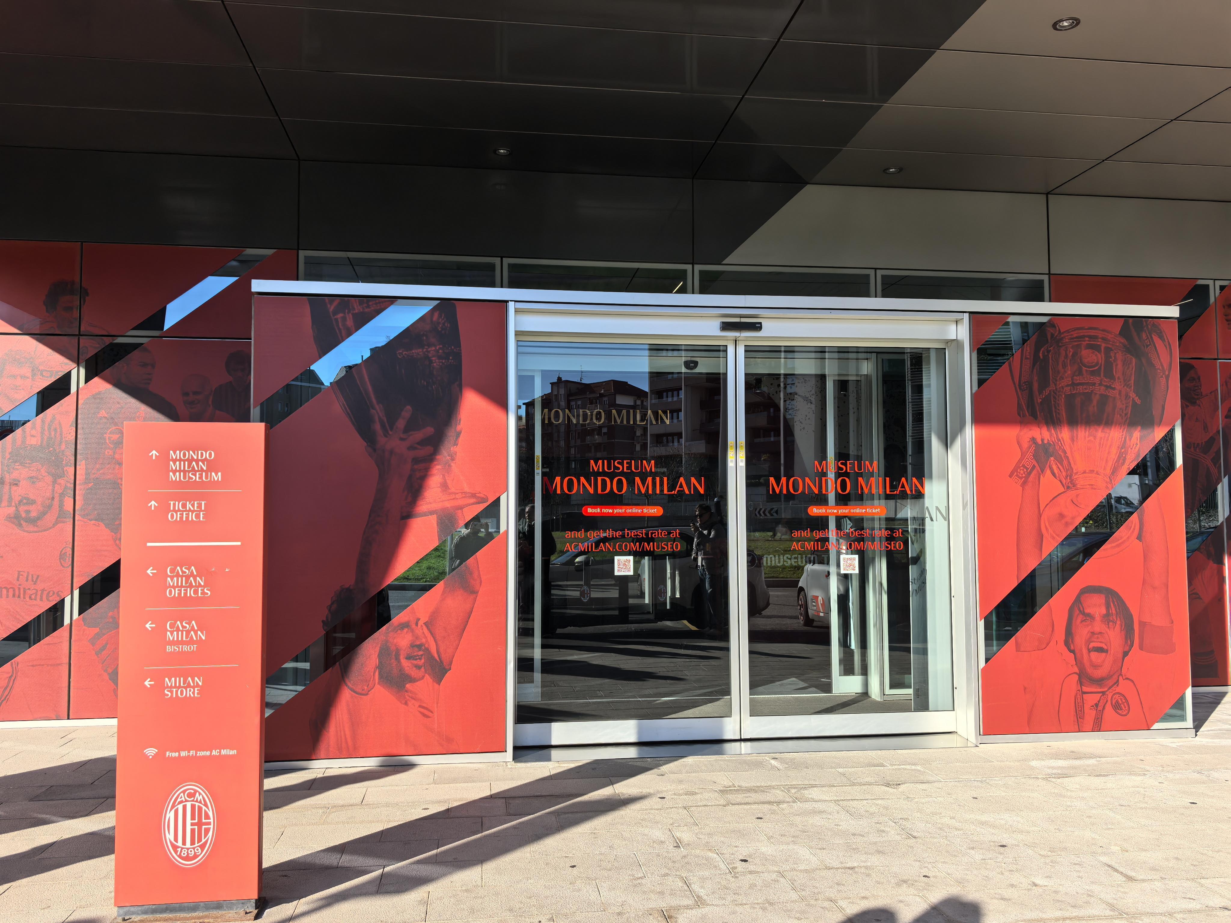 【荇运现场】在足球圣殿探访“红黑心跳”，偶遇AC米兰俱乐部主席送上冬奥祝福